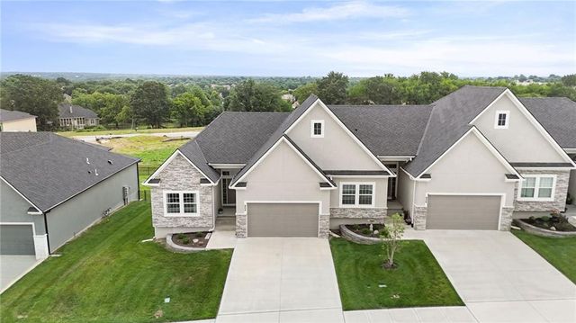 804 NE Algonquin Street, Lee's Summit, MO 64064
