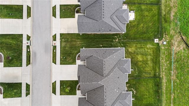 804 NE Algonquin Street, Lee's Summit, MO 64064