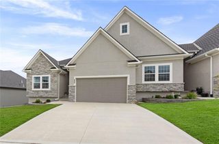 804 NE Algonquin Street, Lee's Summit, MO 64064