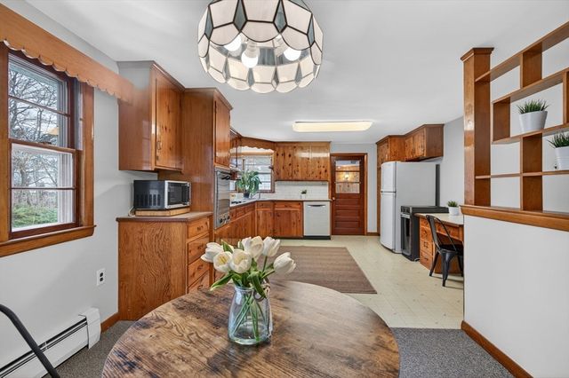 5 Crestwood Cir, Lawrence, MA 01843