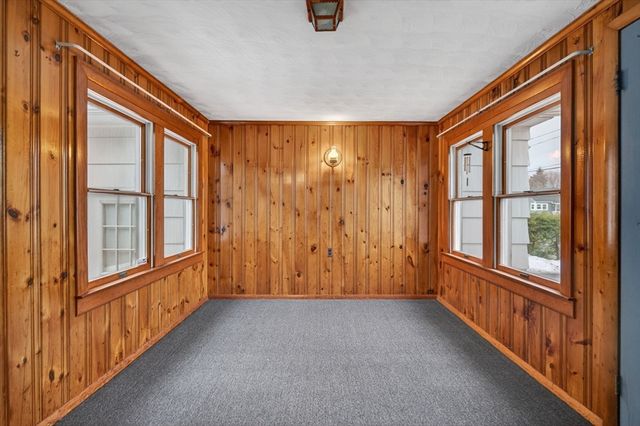 5 Crestwood Cir, Lawrence, MA 01843