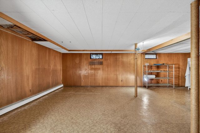 5 Crestwood Cir, Lawrence, MA 01843