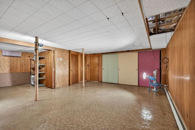 5 Crestwood Cir, Lawrence, MA 01843