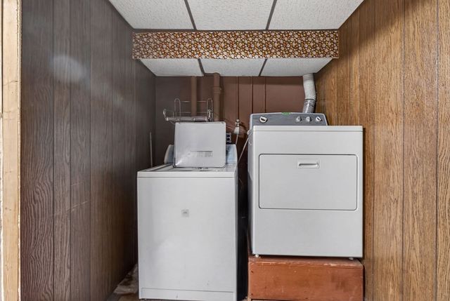 5 Crestwood Cir, Lawrence, MA 01843