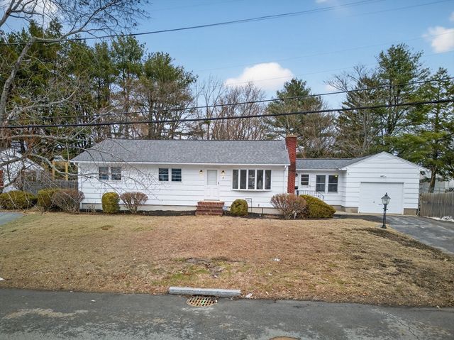 5 Crestwood Cir, Lawrence, MA 01843