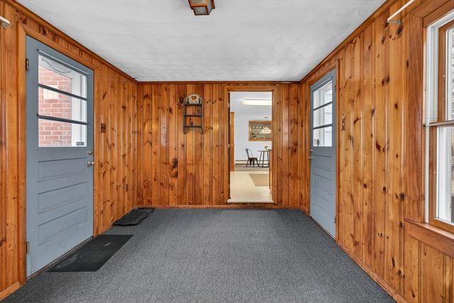 5 Crestwood Cir, Lawrence, MA 01843