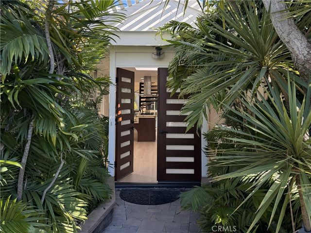 1824 Park Street, Huntington Beach, CA 92648