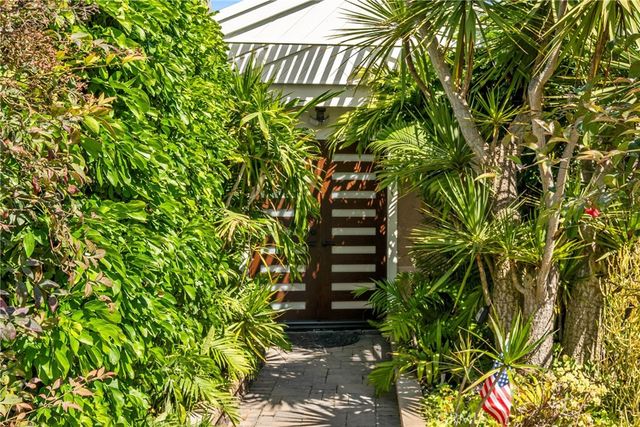 1824 Park Street, Huntington Beach, CA 92648