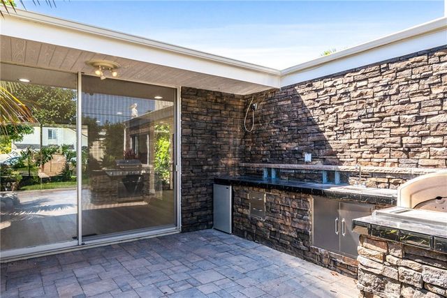 1824 Park Street, Huntington Beach, CA 92648