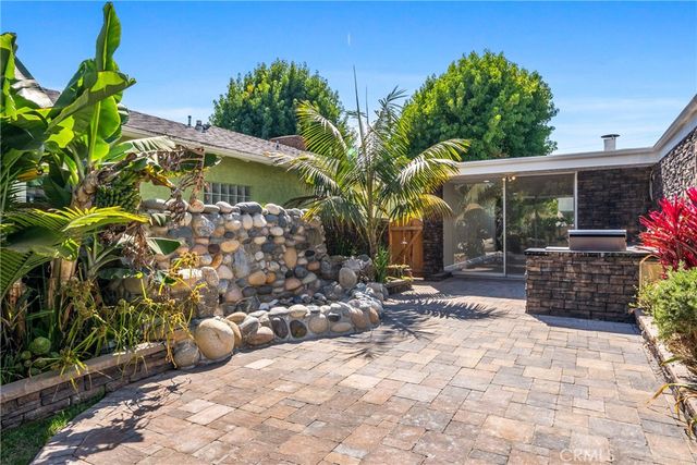 1824 Park Street, Huntington Beach, CA 92648