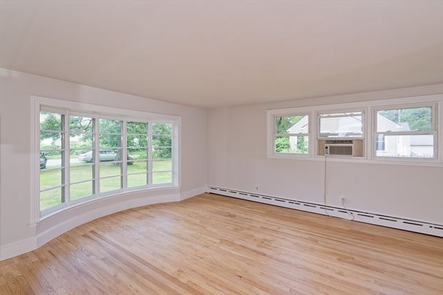 318 South Main St, Hopedale, MA 01747