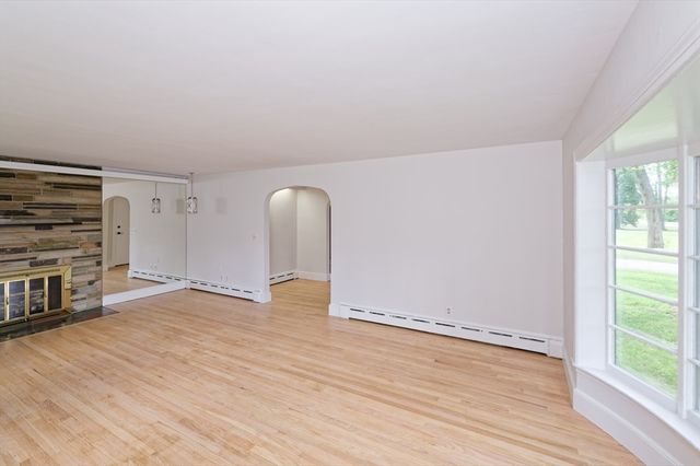 318 South Main St, Hopedale, MA 01747