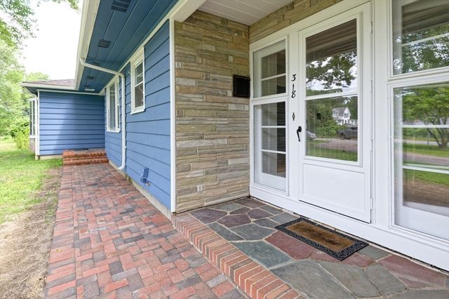 318 South Main St, Hopedale, MA 01747