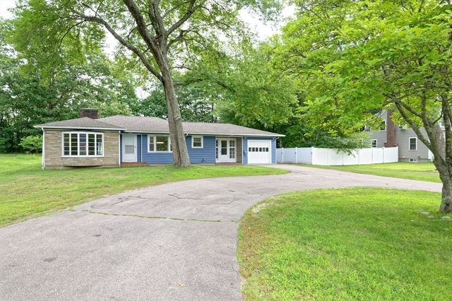 318 South Main St, Hopedale, MA 01747
