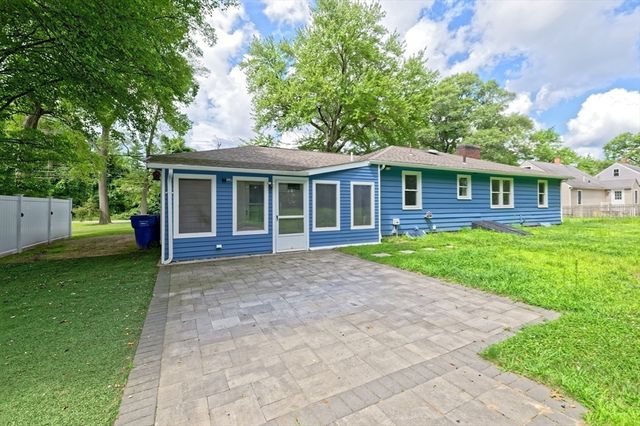 318 South Main St, Hopedale, MA 01747