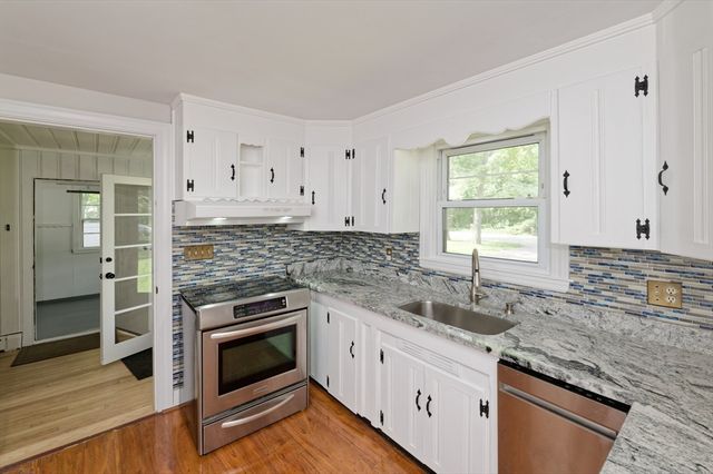 318 South Main St, Hopedale, MA 01747