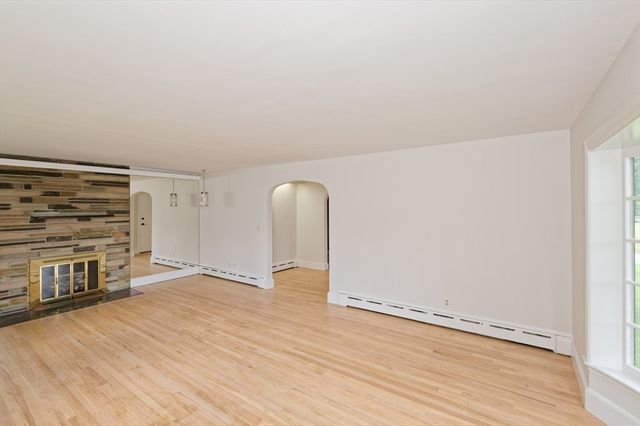 318 South Main St, Hopedale, MA 01747