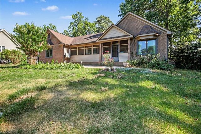 118 E Chinaberry Court, Mocksville, NC 27082