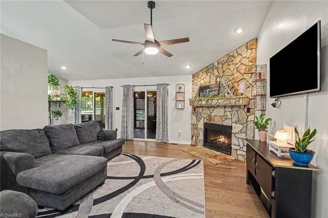 118 E Chinaberry Court, Mocksville, NC 27082