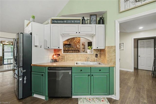 118 E Chinaberry Court, Mocksville, NC 27082