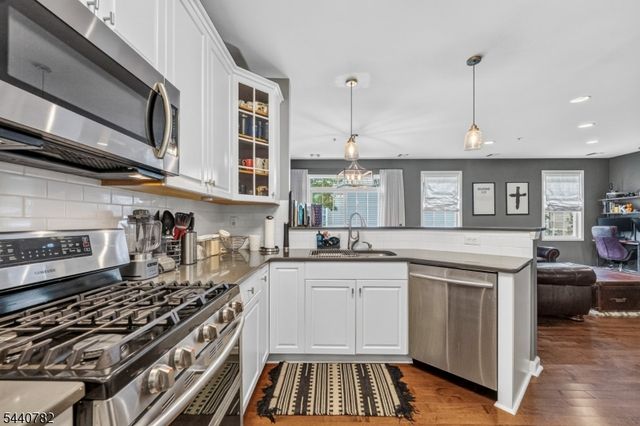 169 Winchester Ct, Clifton City, NJ 07013