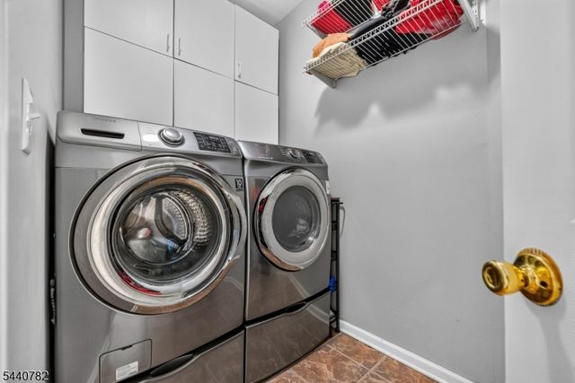 169 Winchester Ct, Clifton City, NJ 07013