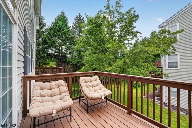 169 Winchester Ct, Clifton City, NJ 07013
