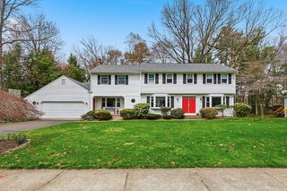 44 Canterbury Ln, Longmeadow, MA 01106