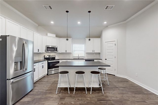 1925 Cambria Drive, Bryan, TX 77807