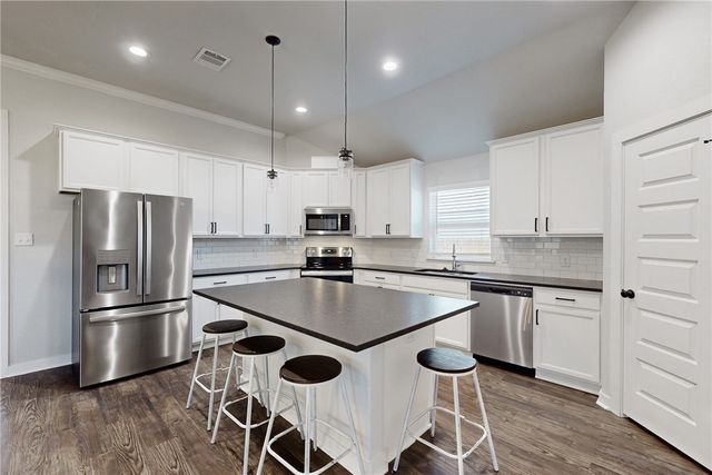 1925 Cambria Drive, Bryan, TX 77807