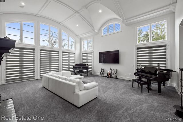 1343 Orchard Ridge Road, Bloomfield Hills, MI 48304