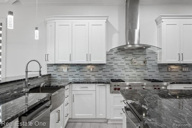 1343 Orchard Ridge Road, Bloomfield Hills, MI 48304