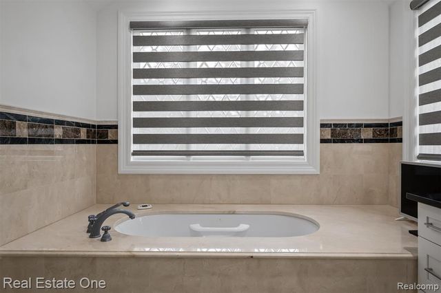 1343 Orchard Ridge Road, Bloomfield Hills, MI 48304