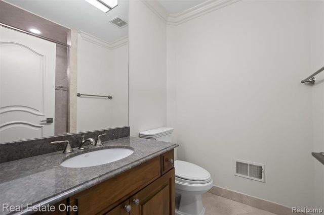 1343 Orchard Ridge Road, Bloomfield Hills, MI 48304