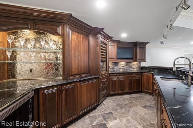 1343 Orchard Ridge Road, Bloomfield Hills, MI 48304