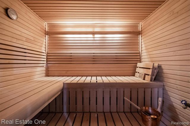 1343 Orchard Ridge Road, Bloomfield Hills, MI 48304