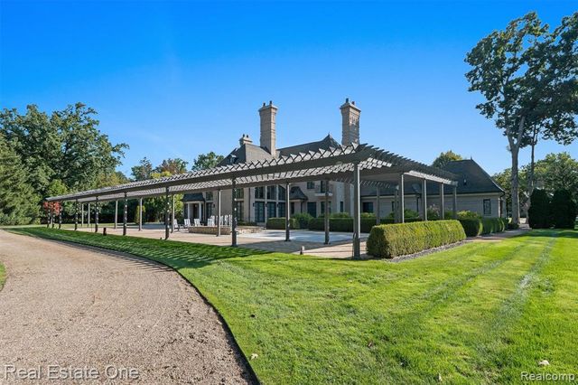 1343 Orchard Ridge Road, Bloomfield Hills, MI 48304