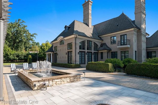 1343 Orchard Ridge Road, Bloomfield Hills, MI 48304