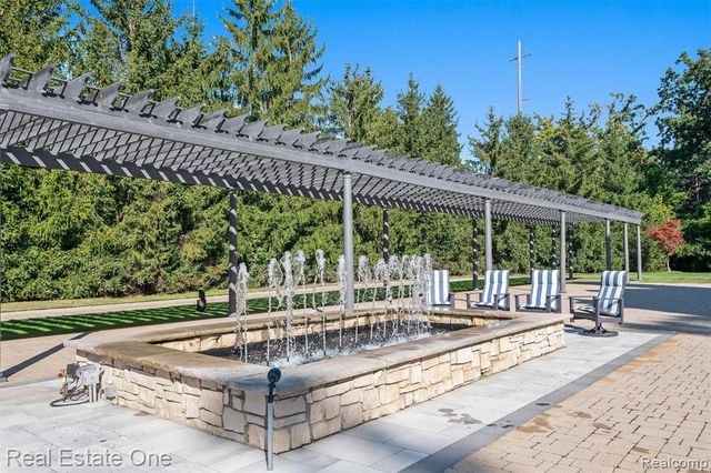 1343 Orchard Ridge Road, Bloomfield Hills, MI 48304