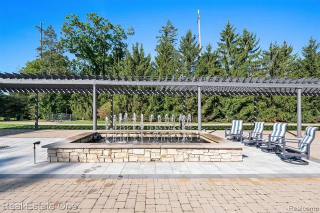 1343 Orchard Ridge Road, Bloomfield Hills, MI 48304