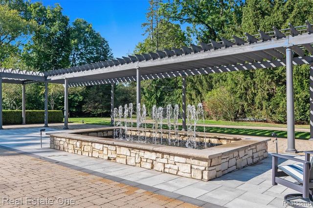 1343 Orchard Ridge Road, Bloomfield Hills, MI 48304