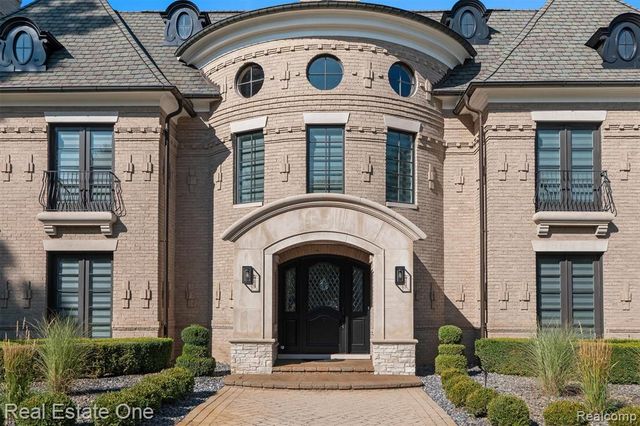 1343 Orchard Ridge Road, Bloomfield Hills, MI 48304