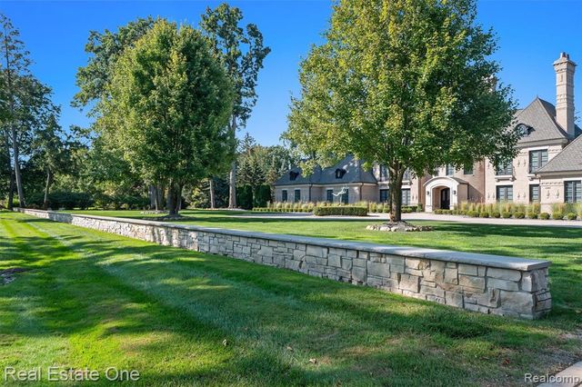 1343 Orchard Ridge Road, Bloomfield Hills, MI 48304