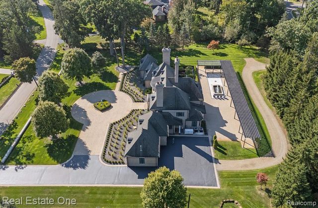 1343 Orchard Ridge Road, Bloomfield Hills, MI 48304