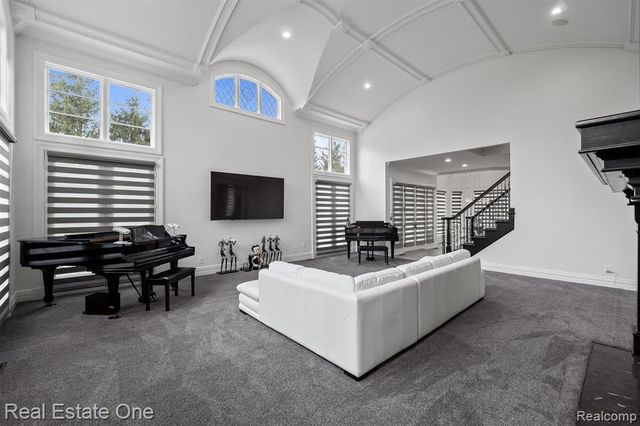 1343 Orchard Ridge Road, Bloomfield Hills, MI 48304