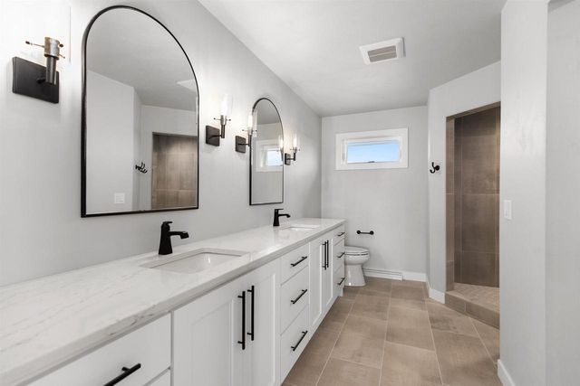 N8872 GALWAY LANE, Menasha, WI 54952