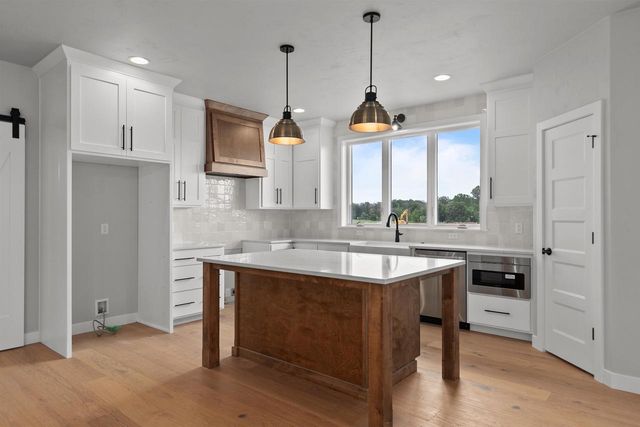 N8872 GALWAY LANE, Menasha, WI 54952