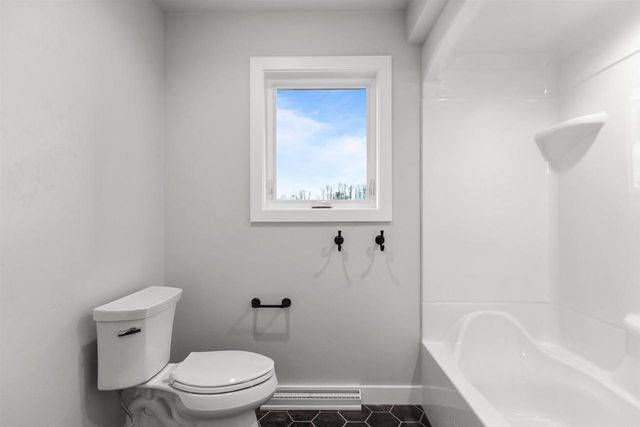 N8872 GALWAY LANE, Menasha, WI 54952