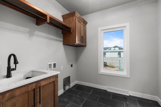 N8872 GALWAY LANE, Menasha, WI 54952