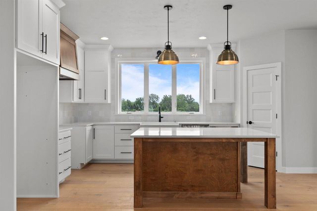 N8872 GALWAY LANE, Menasha, WI 54952